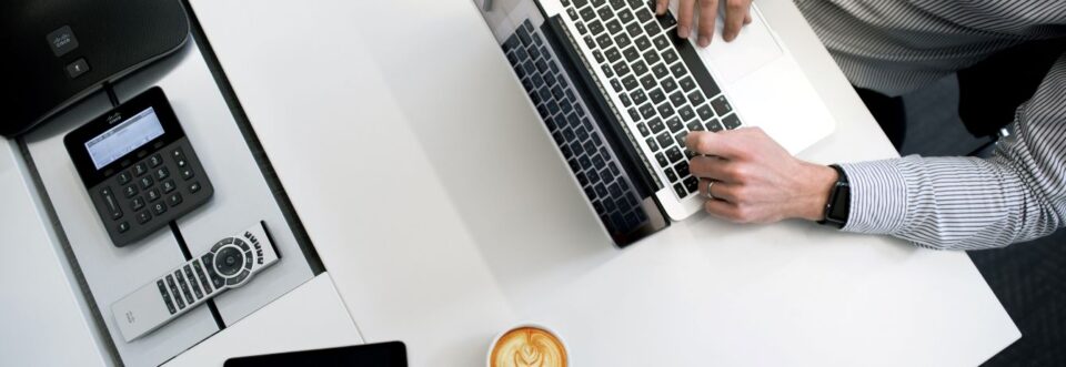 Wskaźnik rezygnacji 101: Co to jest, Jak się go oblicza i Jak go zmniejszyć